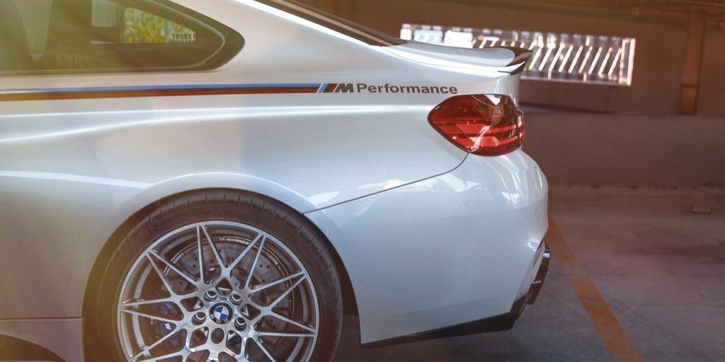 BMW M4 acercamiento trasero BMW M4 F82